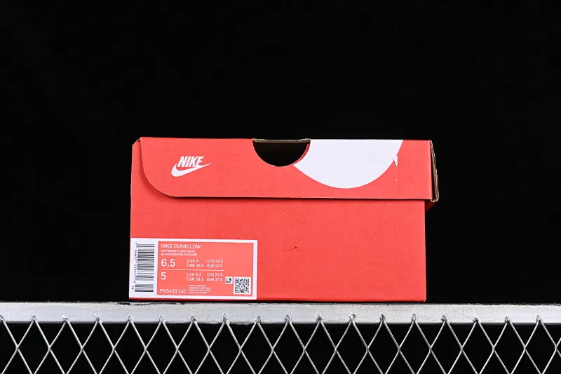 All categories Nk SB Dunk series Nk SB Dunk Low low-top sneakers F version Nk SB Dunk Low "520" Valentine's Day limited SB low-top sports and leisure sneakers FN3433-141